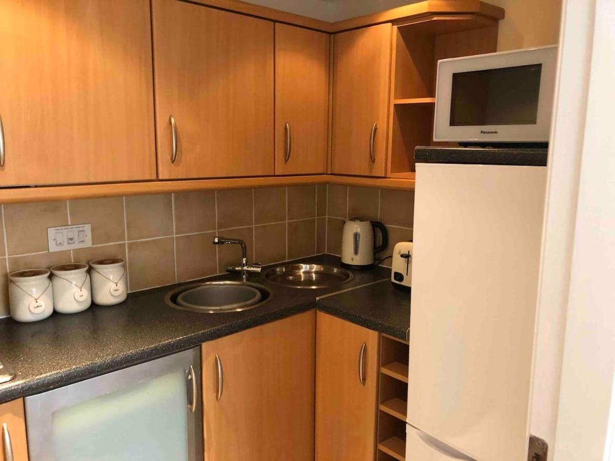 Lovely 1-Bed House In 스털링 외부 사진