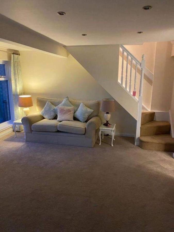 Lovely 1-Bed House In 스털링 외부 사진