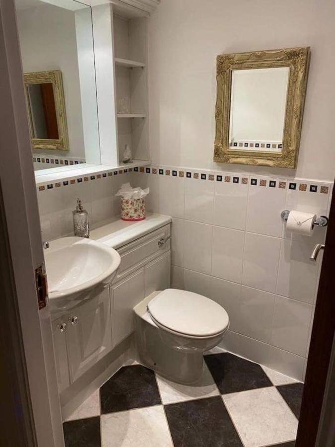 Lovely 1-Bed House In 스털링 외부 사진